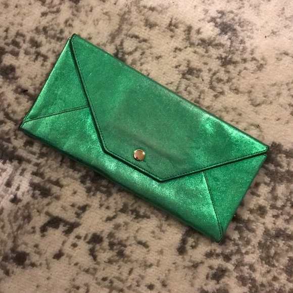 Metallic green clutch - Picture 2 of 6